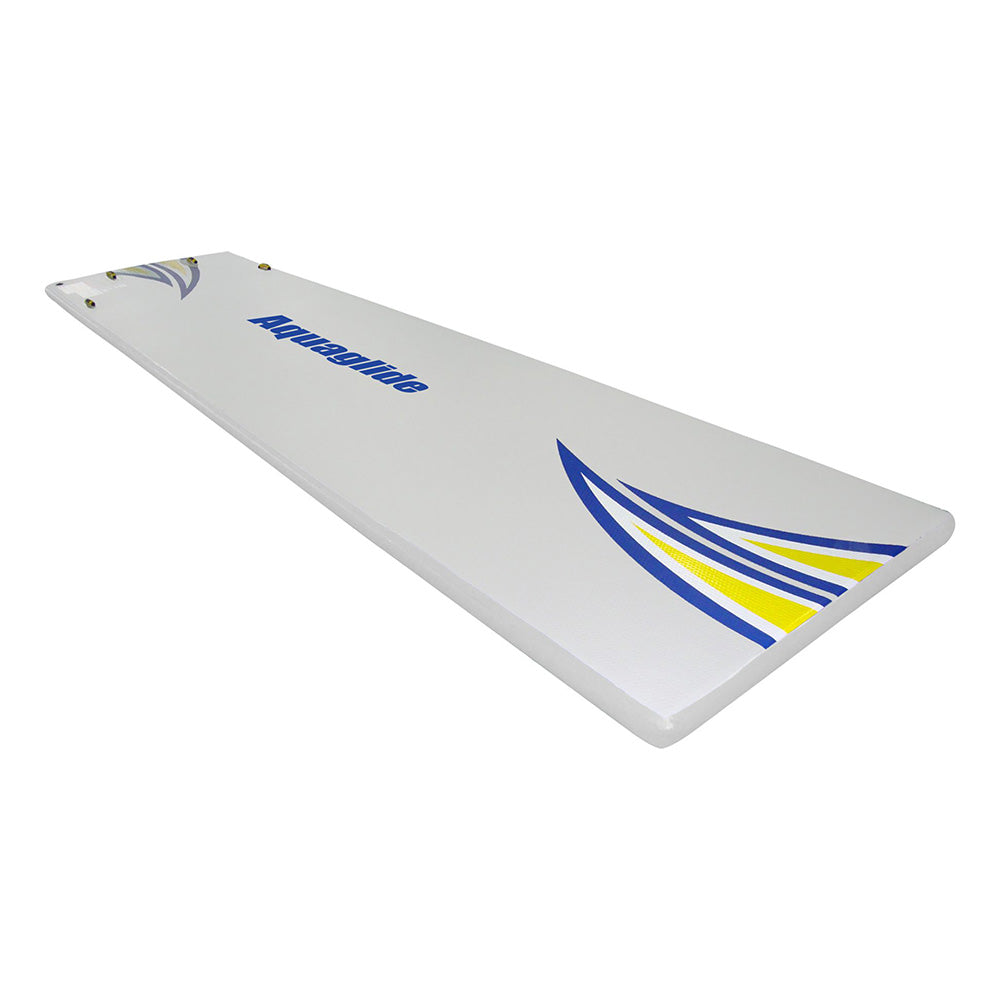 Speedway 20: White and blue diving board with yellow accents and Aquapark features.