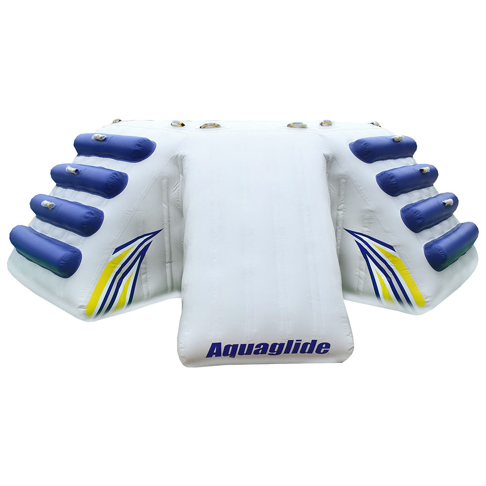 Quarterback inflatable ring with blue handles, perfect for climbing in aquaparks.