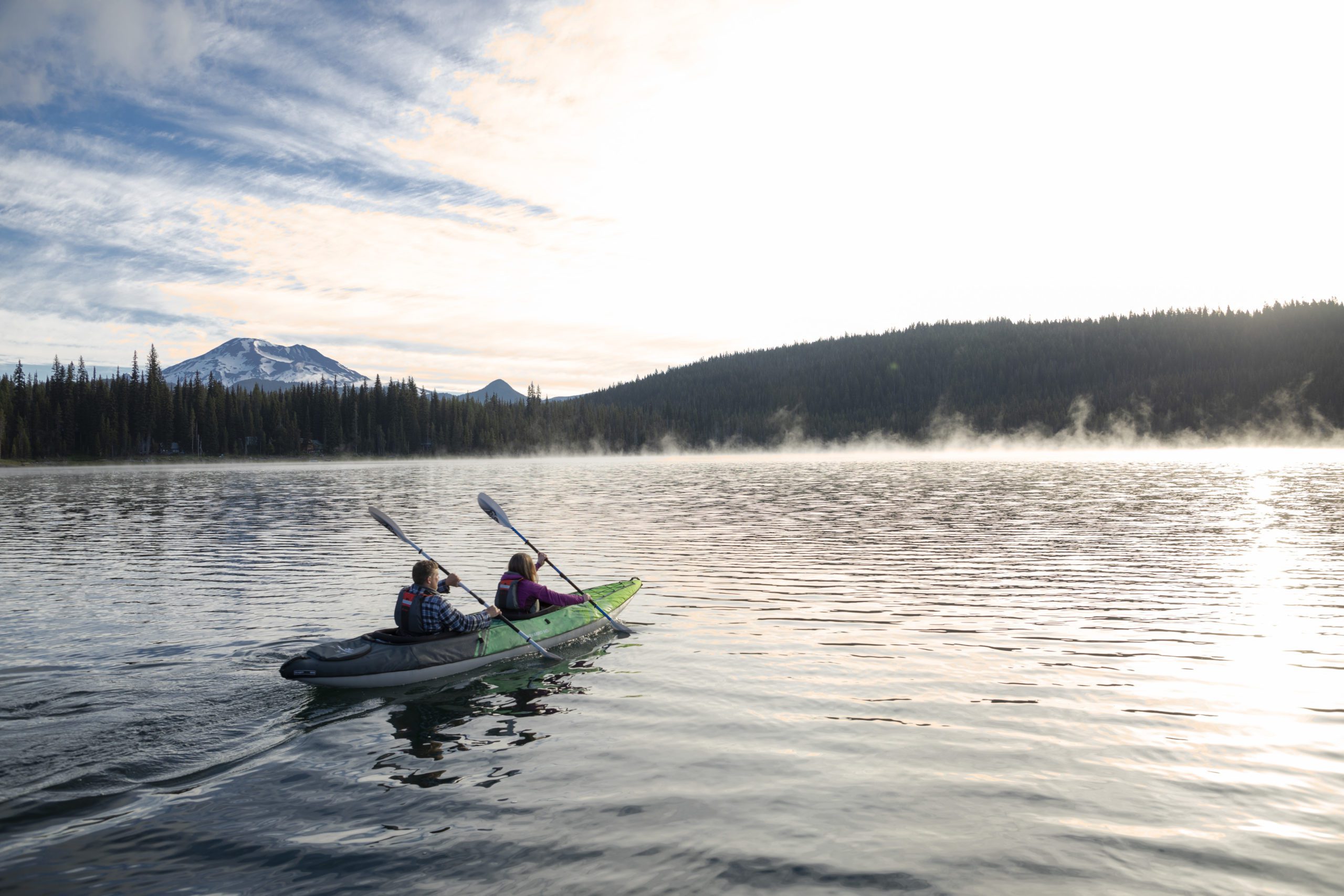 Read more about the article Paddle Date Night: 4 mini hydro-honeymoons